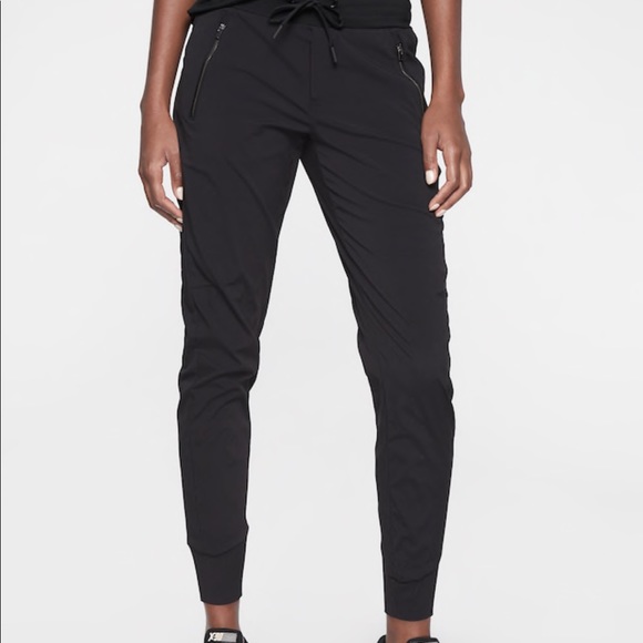 lululemon athletica Pants - Lulu lemon cropped joggers